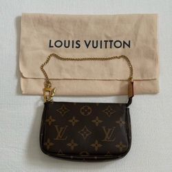 Vendo bolsa Loui Vuitton pochette Accesories