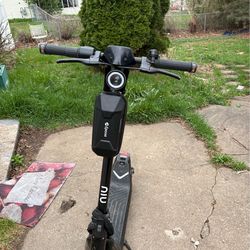 Niu electric scooter 300p ￼