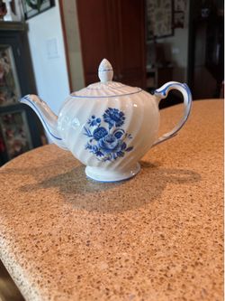 Staffordshire England Ellgreave Blue and White Tea Pot