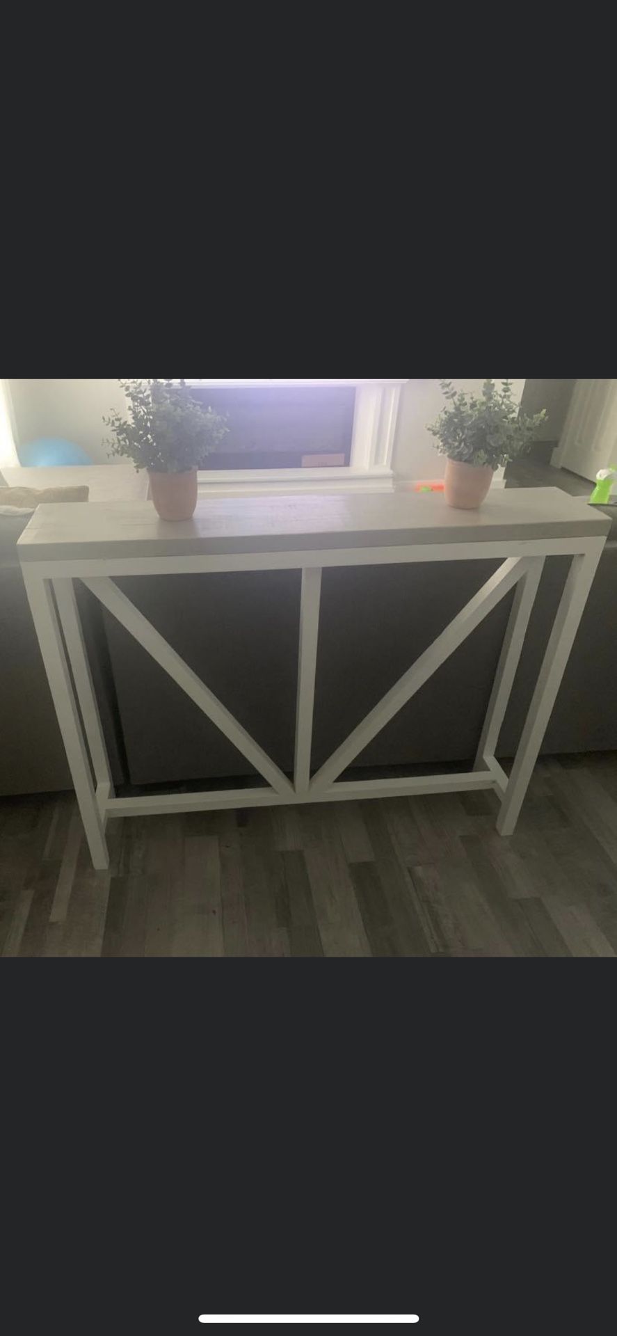 Beautiful brand new farmhouse console table asking $135