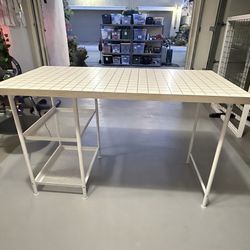 Modern Grid Pattern White Desk Craft Table 