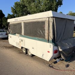 Vintage Pop-up Travel Trailer