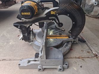 Compound miter saw really used great condition.