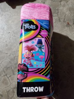 Kids Thriw Blankets Trolls And Carebears