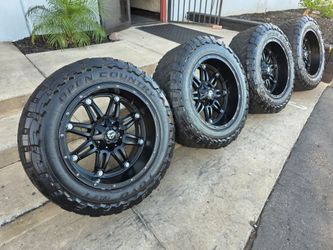 22x11 FUEL Hostage w/ 37" Toyo MT tires