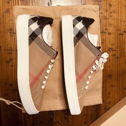Burberry Shoes 
