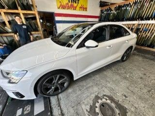 Auto Glass &@&×< Automotive Tint
