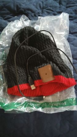 Bluetooth beanie