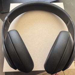 Beats Studio Pro Brand New