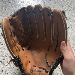 Rawlings Baseball Glove
