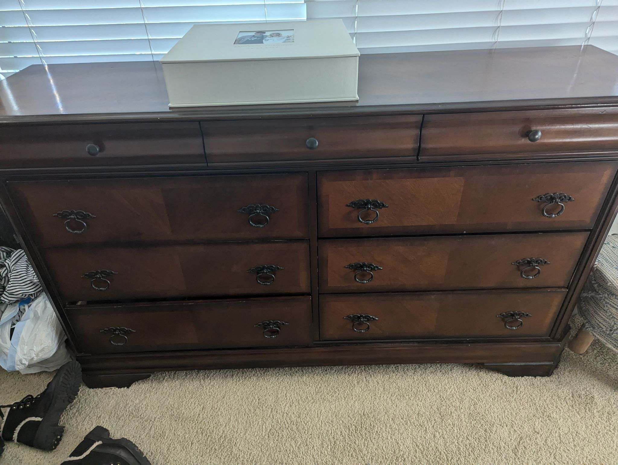 Queen Bedroom Set