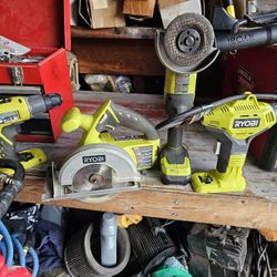 RYOBI POWER TOOLS  SET 