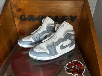 Nike Air Jordan 1 Mid – Men’s Size 10 – White/Grey