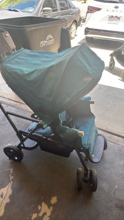 Joovy Caboose Ultralight Stroller. Sit and Stand