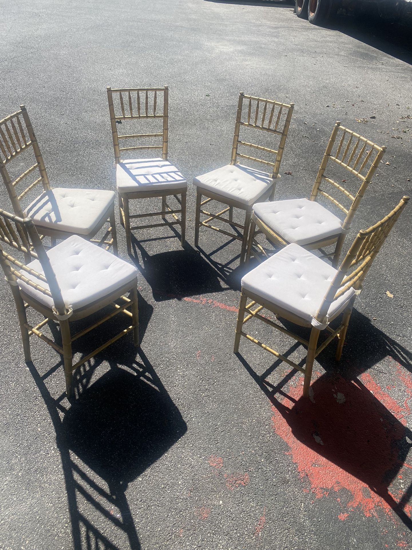 Gold Chiavari Chairs With Cushions