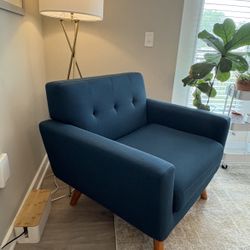 Like New, Roomy, Teal Arm Chair
