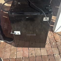 Mini fridge