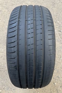 Zeetex 225/45/18 (1) Tire