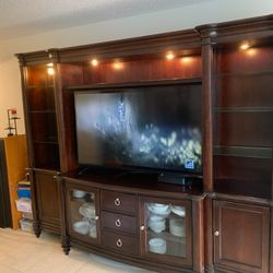 Gorgeous Mahogony Wall Unit With Lights 