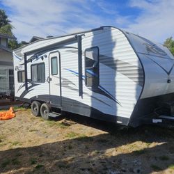2016 rage'n toy hauler    26 Feet 