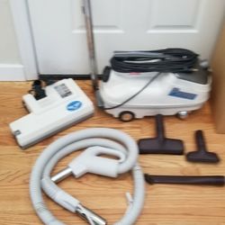 NEW cond COMMERCIAL  PATRIOT2 HEAVY DUTY VACUUM WITH COMPLETE ATTACHMENTS  , AMAZING POWER SUCTION  , RETALS PRICE  $399 ,  AMAZING SUCTION  , WORKS