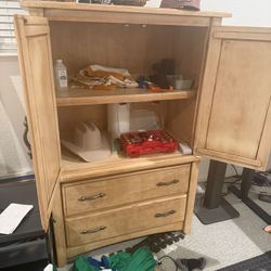 Armoire -great Condition 