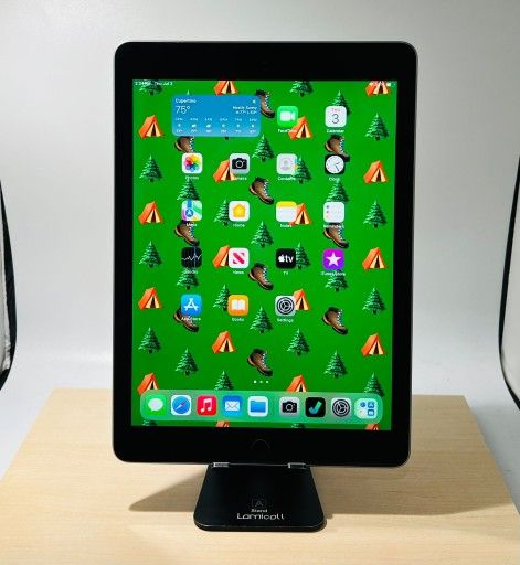 Apple IPad 6 128GB 9.7” Display iOS Version 17 Fully Functional
