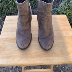 Ladies suede ankle boots size11