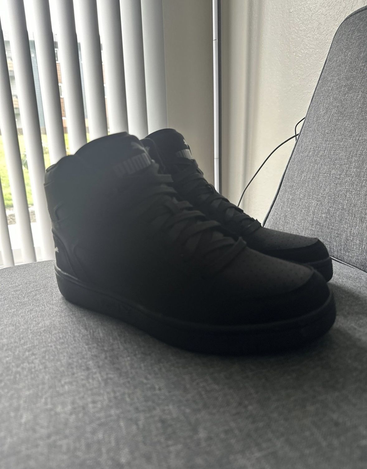 Black Puma Shoes Size 9