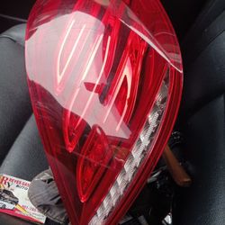 Mercedes Benz S550 Right Side Tail Light $70 