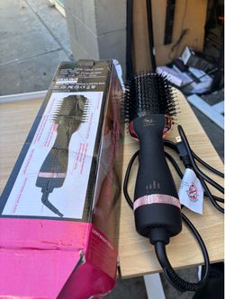 HAIR DRYER AND STYLER VOLUMIZER