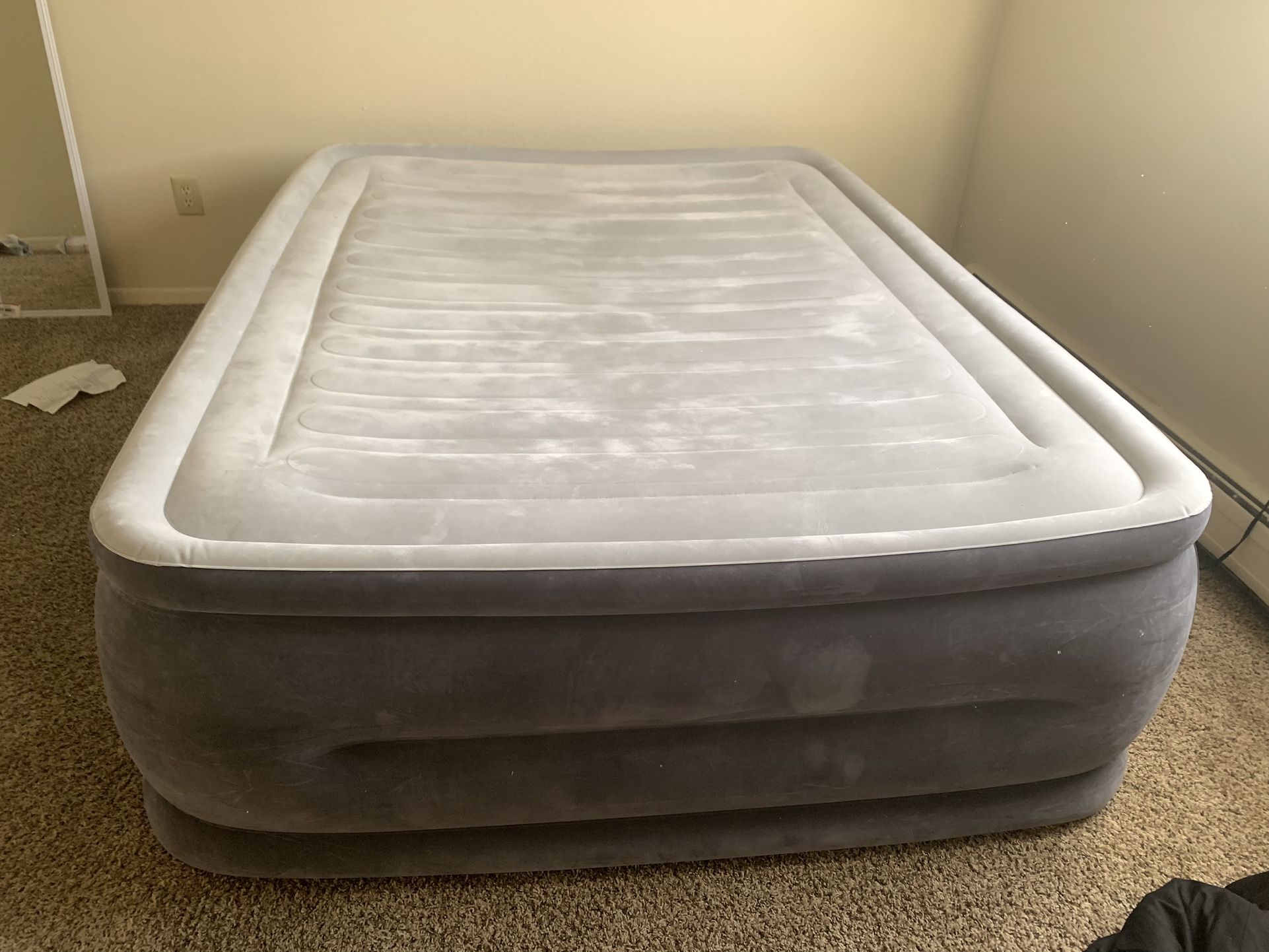 Dura Beem Deluxe Air Mattress Queen Size 22 Inches 