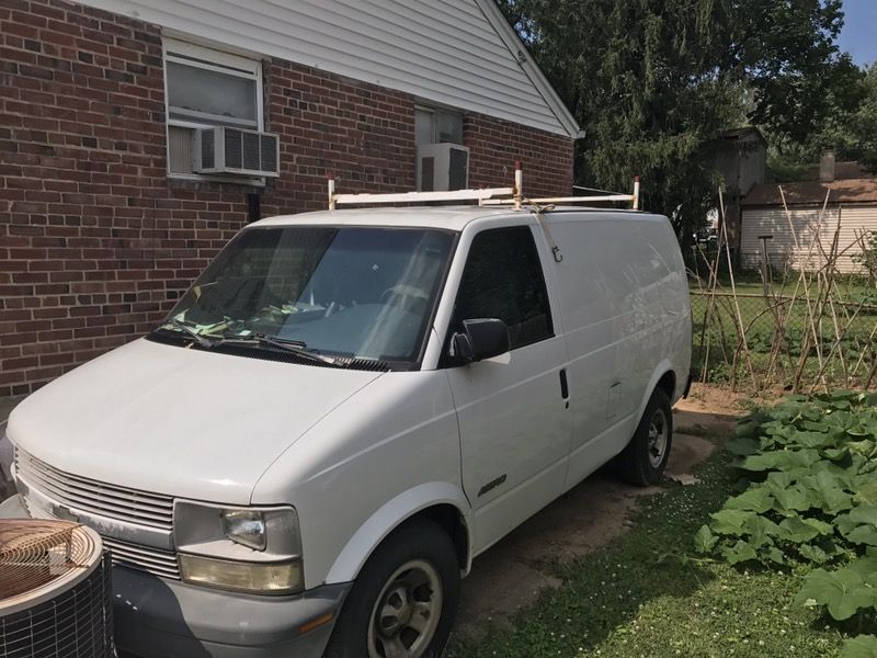 2001 Chevrolet Astro Cargo Van