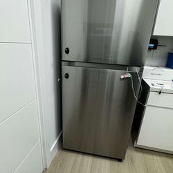 Samsung 29” Refrigerator - Like NEW - Must Go 