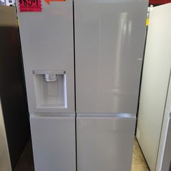 LG Side By Side Refrigerator 27 Cubic Feet LO3W