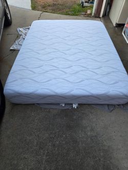 Queen matress