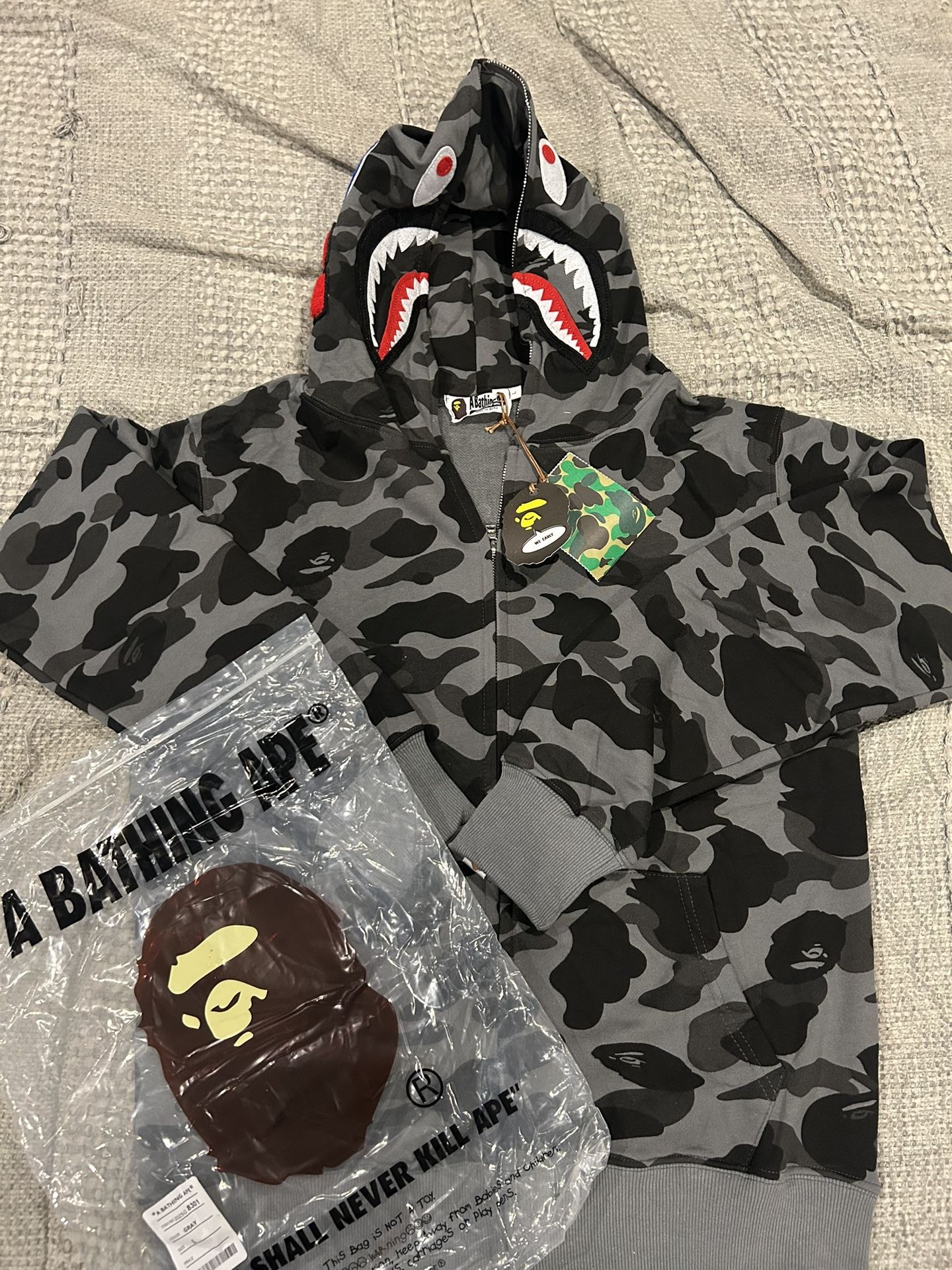 black Bape Hoodie Men’s Size Large 120$