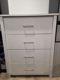 White 4-Drawer Dresser