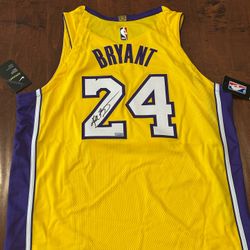 Los Angeles Lakers Kobe Bryant signed autographed Jersey with Panini COA