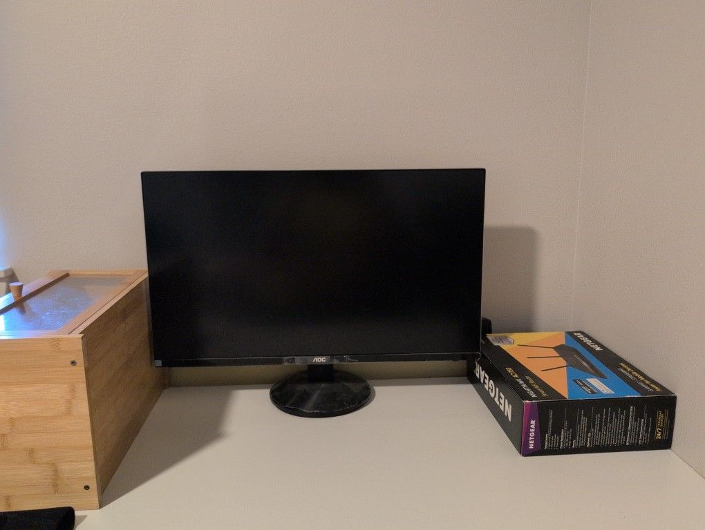 AOC Monitor 24inch