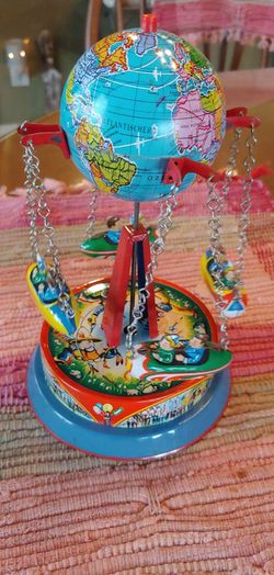 VINTAGE METAL GLOBE SPINNING TOY