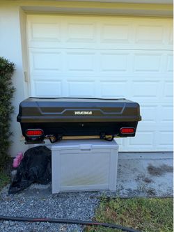 Yakima EXO Swing Base Hitch & Cargo Box