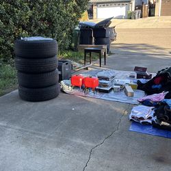Yard sale Saturday 3-7 in Tracy CA