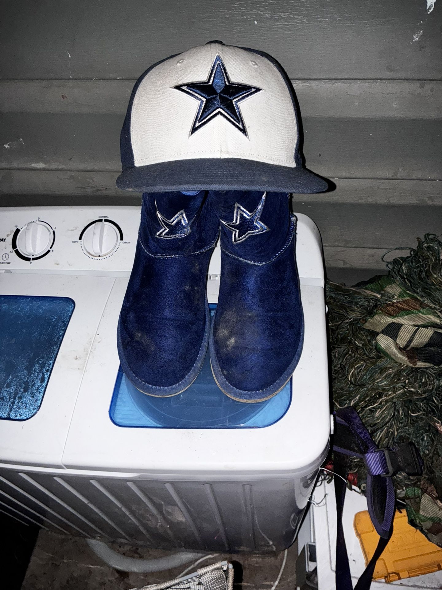 Dallas Uggs And Hat