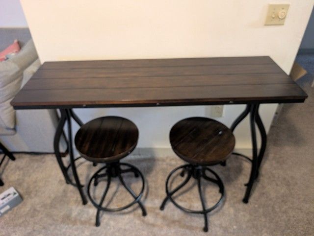 Table / Bar / Outside Odium Ashley Signature 