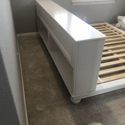 Pottery barn 2024 chelsea platform bed