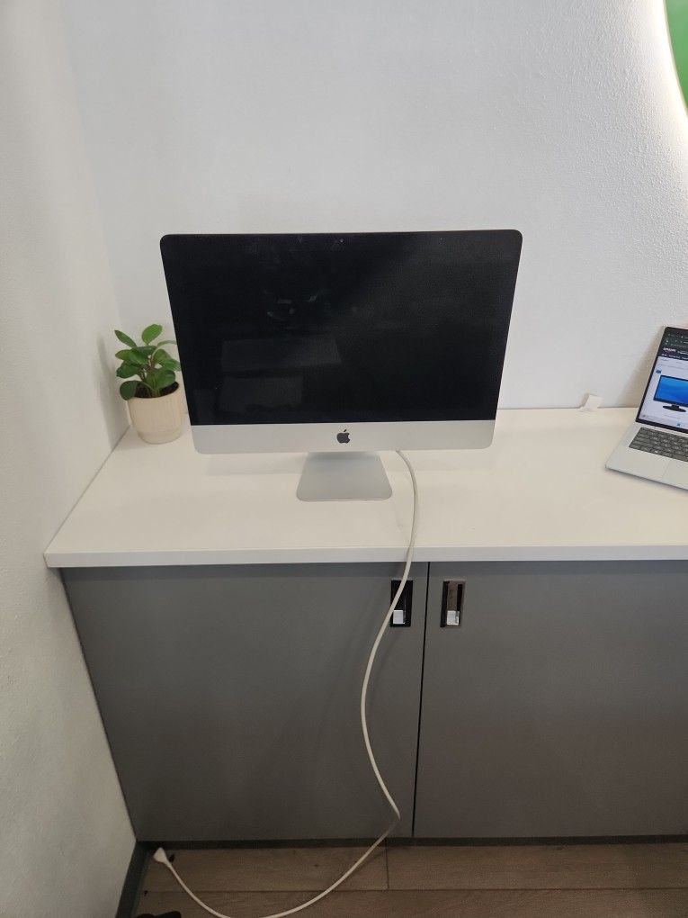 iMac 21.5 Inch Core Monitor