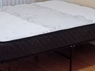 QUEEN BED