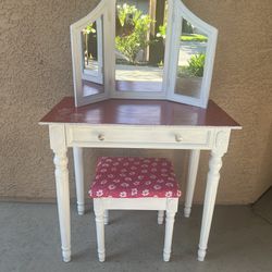 Antique Vanity Desk/ Make Up Table for Girls with Mirrors