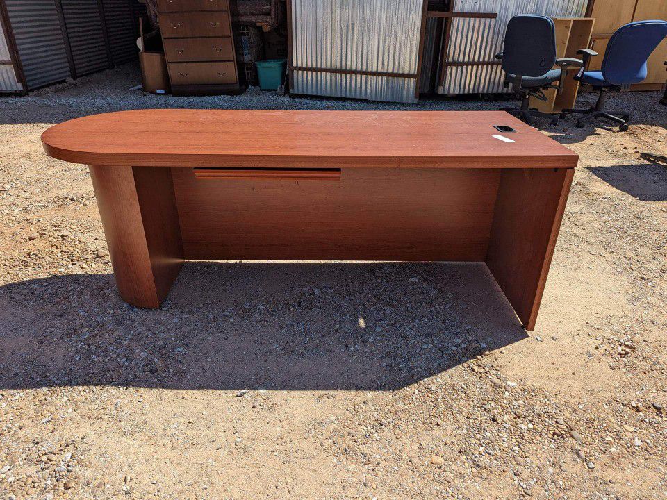 Peninsula Desk With Drawer 
